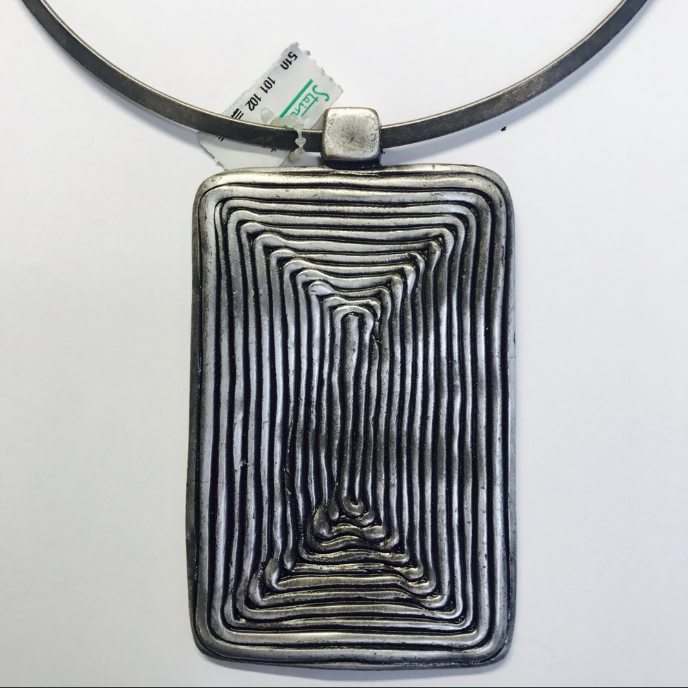 ✔️NWT Stein Mart Nice Quality Wire Necklace
